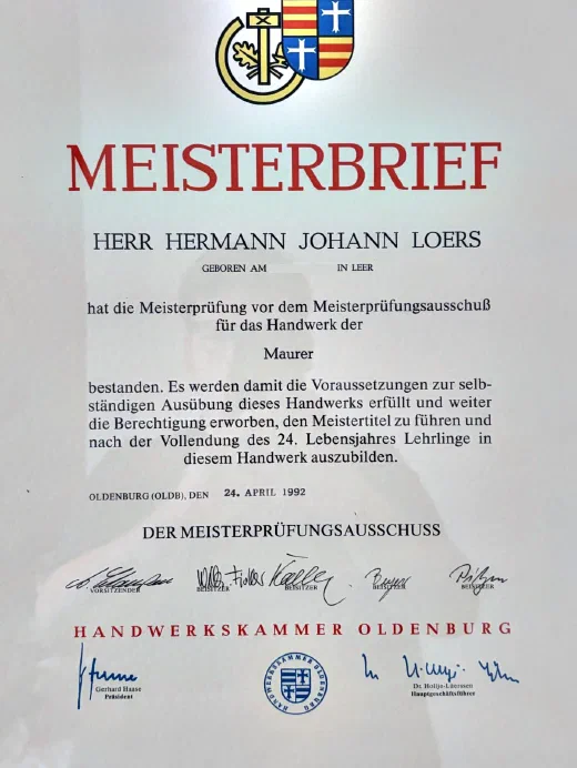 Meisterbrief von 1992 für das Maurerhandwerk, ausgestellt von der Handwerkskammer Oldenburg